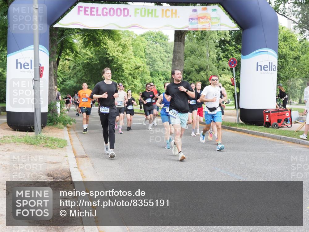 29.06.2025 - hella hamburg halbmarathon MichiJ http://msf.ph/oto/8355191 29.06.2025 10:41:49 Zwischen KM18-KM19 1120, 1815, 2119, 3041, 3058, 3256, 3898, 6581, 6587, 9012, 11976, 12961, 13869, 14026, 14461, 14638, 15408, 15868, 15896, 16871, 17087, 17259, 17698, 18268, 18450 meine-sportfotos.de