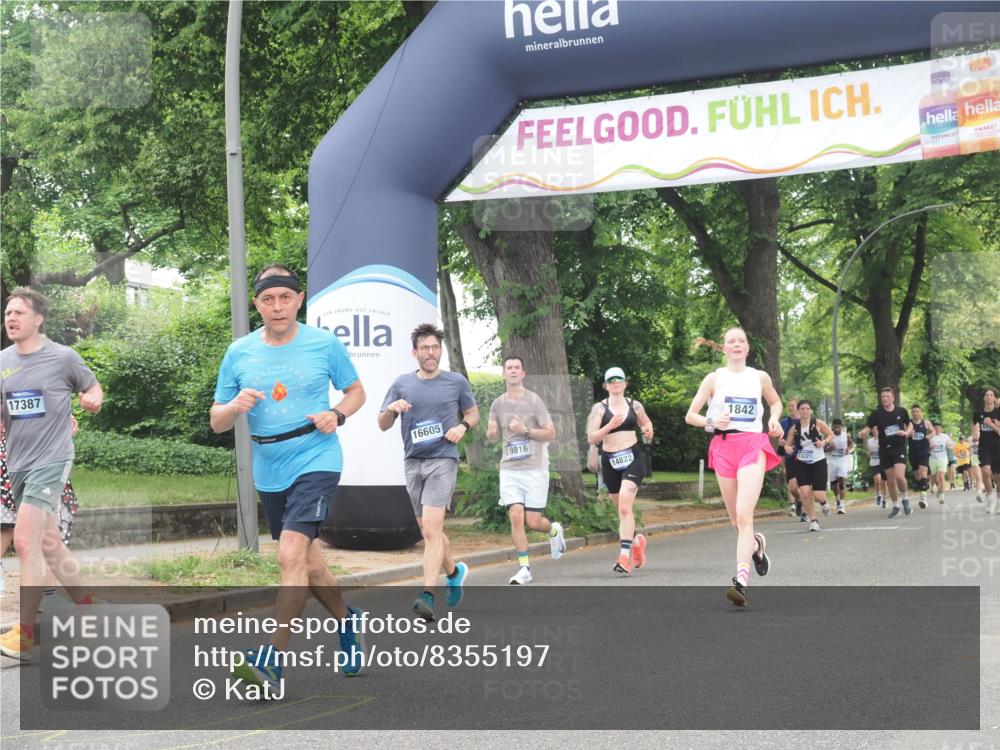 29.06.2025 - hella hamburg halbmarathon KatJ http://msf.ph/oto/8355197 29.06.2025 10:51:41 Zwischen KM18-KM19 1842, 3039, 3182, 3248, 6100, 6174 meine-sportfotos.de