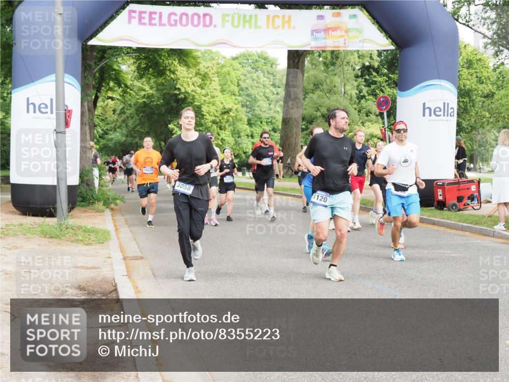 29.06.2025 - hella hamburg halbmarathon MichiJ http://msf.ph/oto/8355223 29.06.2025 10:41:49 Zwischen KM18-KM19 1120, 1815, 2119, 3041, 3058, 3256, 3898, 6581, 6587, 9012, 11976, 12961, 13869, 14026, 14461, 14638, 15408, 15868, 15896, 16871, 17087, 17259, 17698, 18268, 18450 meine-sportfotos.de