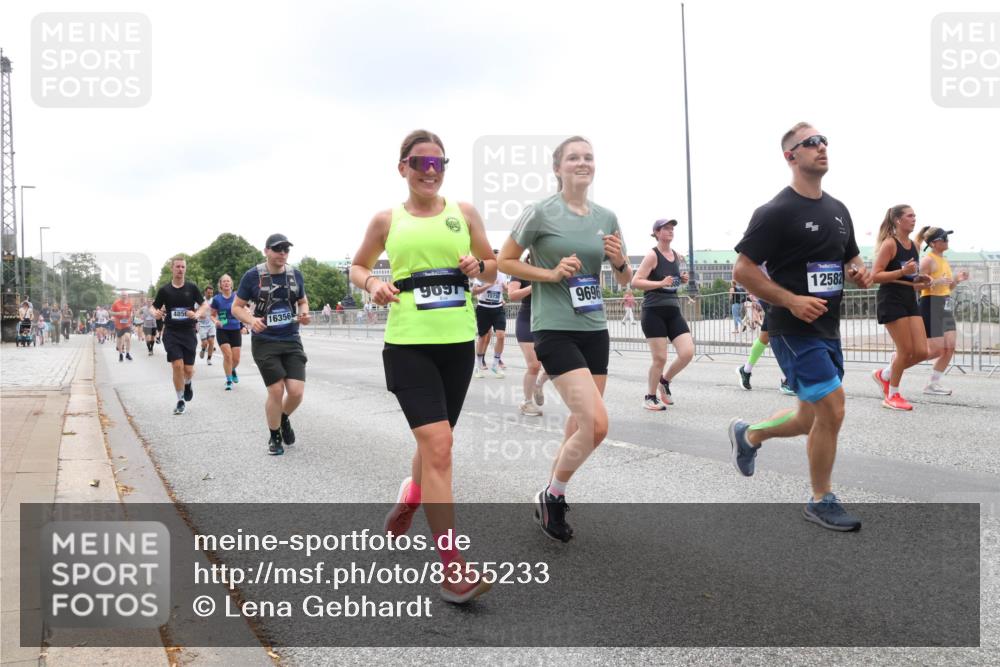 29.06.2025 - hella hamburg halbmarathon Lena Gebhardt http://msf.ph/oto/8355233 29.06.2025 10:48:03 Lombardsbrücke 4856, 9697, 16356, 9696, 12582, 1045, 1157, 1174, 1175, 1246, 1392, 1618, 1639, 1645, 1701, 1926, 2037, 2163, 2197, 2418, 2491, 2545, 2650, 2704, 2756, 2790, 2882, 2958, 3049, 3320, 3468, 3504, 3679, 3933, 4327, 4423, 4588, 4856, 5585, 5781, 5886, 5952, 6143, 7240, 7393, 7394, 7427, 7532, 7916, 7970, 8077, 8310, 8521, 8550, 8774, 9356, 9687, 9696, 9697, 9775, 9921, 10145, 10658, 10777, 10794, 10991, 11548, 11742, 11781, 11802, 11909, 12431 meine-sportfotos.de