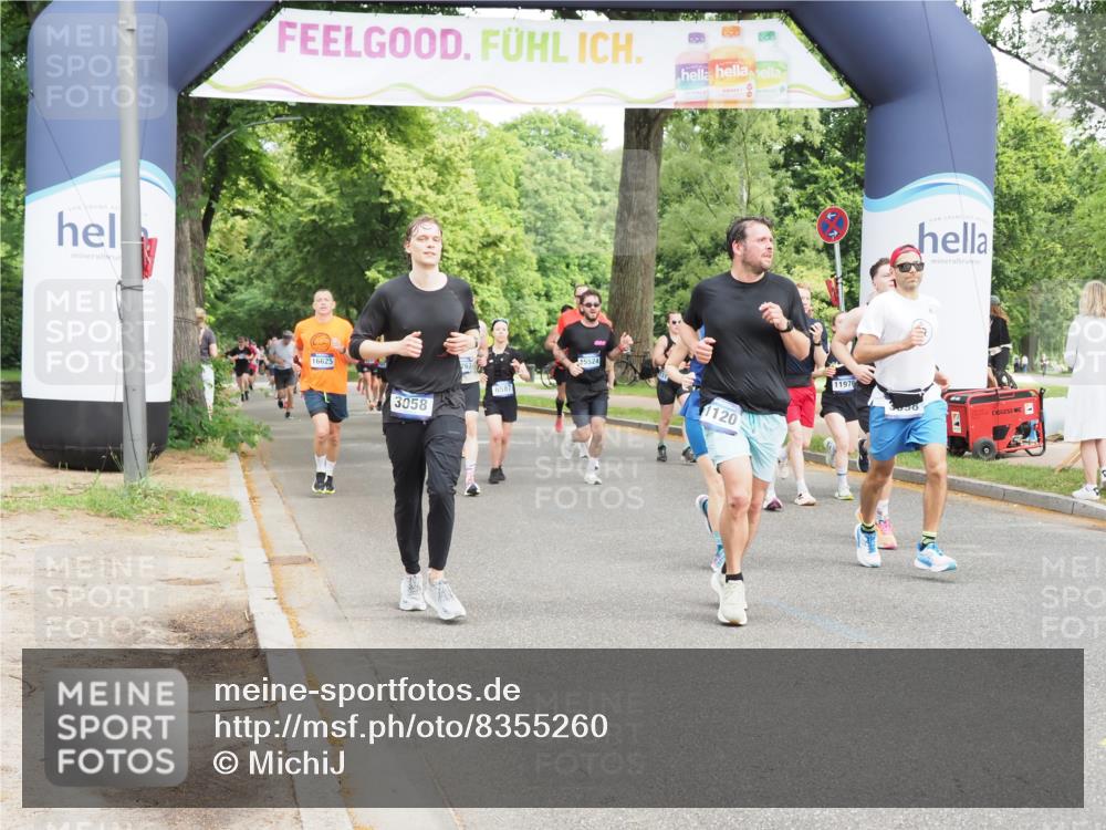 29.06.2025 - hella hamburg halbmarathon MichiJ http://msf.ph/oto/8355260 29.06.2025 10:41:49 Zwischen KM18-KM19 1120, 1815, 2119, 3041, 3058, 3256, 3898, 6581, 6587, 9012, 11976, 12961, 13869, 14026, 14461, 14638, 15408, 15868, 15896, 16871, 17087, 17259, 17698, 18268, 18450 meine-sportfotos.de