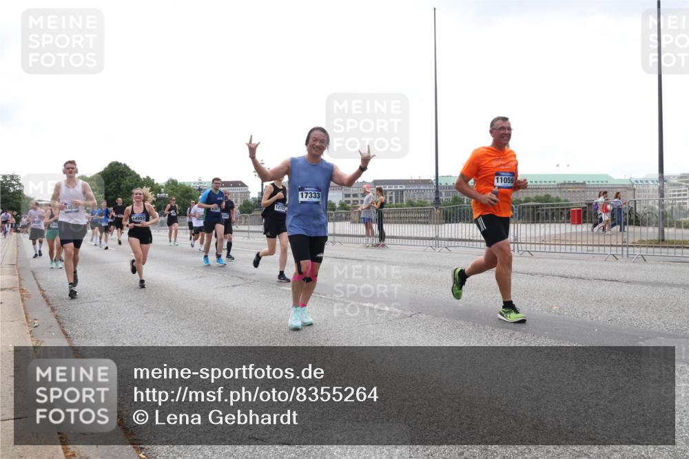 29.06.2025 - hella hamburg halbmarathon Lena Gebhardt http://msf.ph/oto/8355264 29.06.2025 10:38:57 Lombardsbrücke 14550, 14557, 12722, 17333, 11059, 56, 1232, 1390, 1451, 1721, 1760, 2524, 2534, 2571, 2574, 2576, 2660, 2693, 2893, 2998, 3216, 3307, 3323, 3726, 3745, 3927, 4028, 4139, 4155, 4257, 4259, 4260, 4316, 4320, 4410, 4964, 5617, 5684, 5913, 6062, 6112, 6611, 6695, 6696, 6875, 7148, 7263, 7341, 7371, 7506, 7561, 7589, 7692, 7815, 7849, 8367, 8457, 8783, 9420, 9446, 9708, 9974, 9977, 10001, 10072, 10315, 10516, 10554, 13060 meine-sportfotos.de