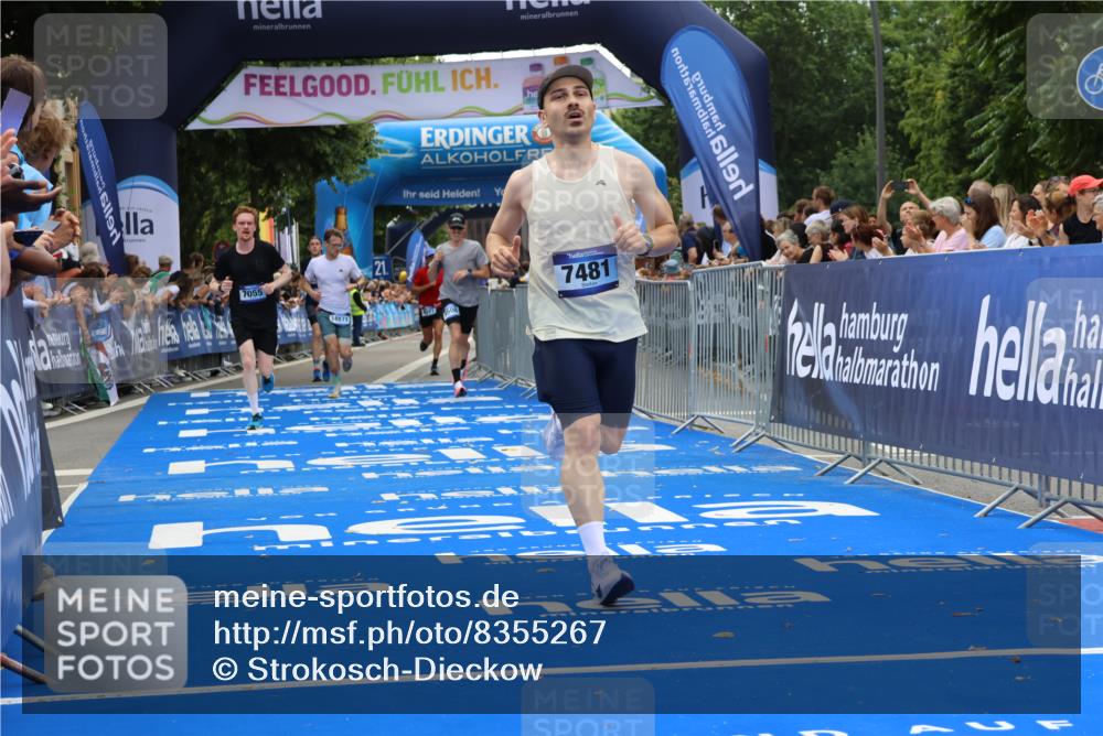 29.06.2025 - hella hamburg halbmarathon Strokosch-Dieckow http://msf.ph/oto/8355267 29.06.2025 10:30:42 Ziel 2851, 3379, 7055, 7481, 9381, 9508, 17322, 18235, 18871 meine-sportfotos.de