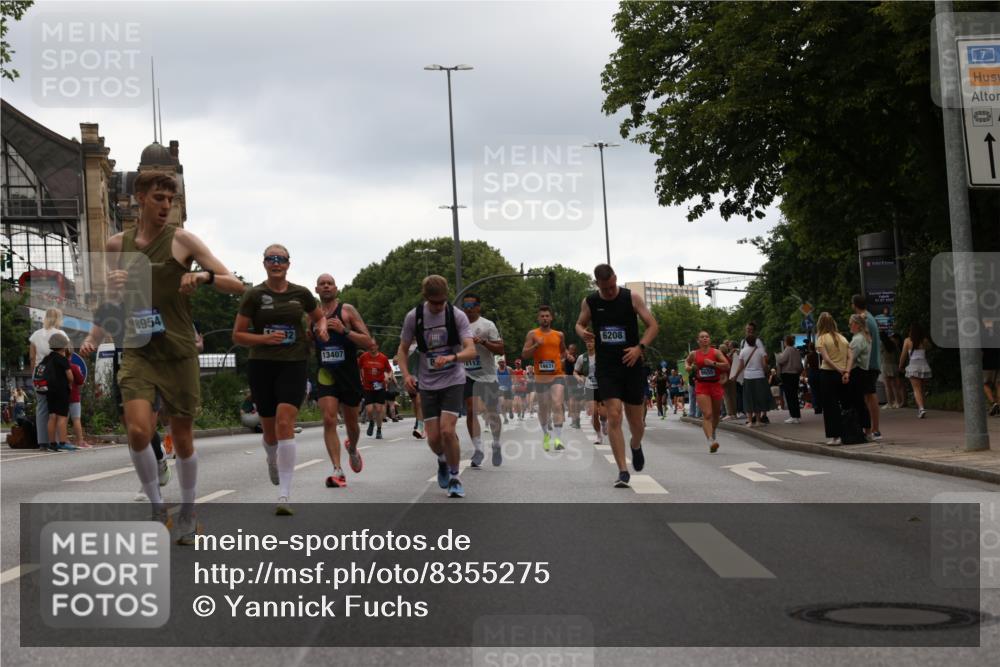 29.06.2025 - hella hamburg halbmarathon Yannick Fuchs http://msf.ph/oto/8355275 29.06.2025 10:52:59 20KM 1285, 1642, 1946, 1951, 2006, 2027, 2584, 2677, 2855, 2957, 2978, 3181, 3983, 4088, 4592, 5084, 5347, 5633, 6202, 6208, 6636, 6860, 6997, 7223, 7476, 8290, 8392, 8929, 9156, 9353, 9655, 10036, 10759, 10915, 10943, 12633, 13407, 14375, 14631, 14914, 15240, 15263, 15824, 16160, 16206, 16341, 16563, 16922, 16924, 17017, 17346, 17782, 17810, 17852, 17931, 18112, 18153, 18232, 18266, 18327, 18556, 18730, 18954 meine-sportfotos.de