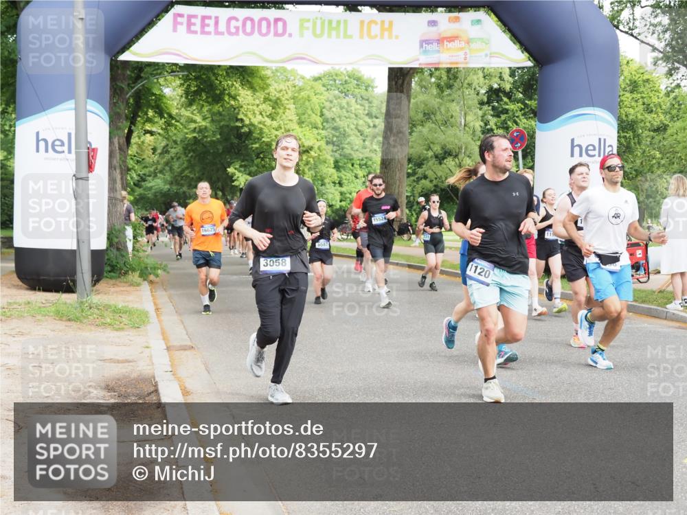 29.06.2025 - hella hamburg halbmarathon MichiJ http://msf.ph/oto/8355297 29.06.2025 10:41:49 Zwischen KM18-KM19 1120, 1815, 2119, 3041, 3058, 3256, 3898, 6581, 6587, 9012, 11976, 12961, 13869, 14026, 14461, 14638, 15408, 15868, 15896, 16871, 17087, 17259, 17698, 18268, 18450 meine-sportfotos.de