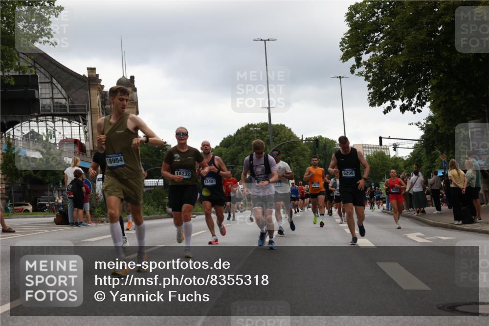 29.06.2025 - hella hamburg halbmarathon Yannick Fuchs http://msf.ph/oto/8355318 29.06.2025 10:52:59 20KM 1285, 1642, 1946, 1951, 2006, 2027, 2584, 2677, 2855, 2957, 2978, 3181, 3983, 4088, 4592, 5084, 5347, 5633, 6202, 6208, 6636, 6860, 6997, 7223, 7476, 8290, 8392, 8929, 9156, 9353, 9655, 10036, 10759, 10915, 10943, 12633, 13407, 14375, 14631, 14914, 15240, 15263, 15824, 16160, 16206, 16341, 16563, 16922, 16924, 17017, 17346, 17782, 17810, 17852, 17931, 18112, 18153, 18232, 18266, 18327, 18556, 18730, 18954 meine-sportfotos.de