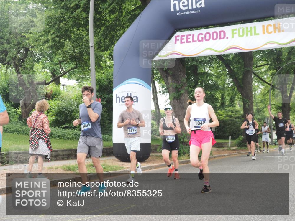 29.06.2025 - hella hamburg halbmarathon KatJ http://msf.ph/oto/8355325 29.06.2025 10:51:42 Zwischen KM18-KM19 1842, 3182, 3248, 6100, 6174 meine-sportfotos.de