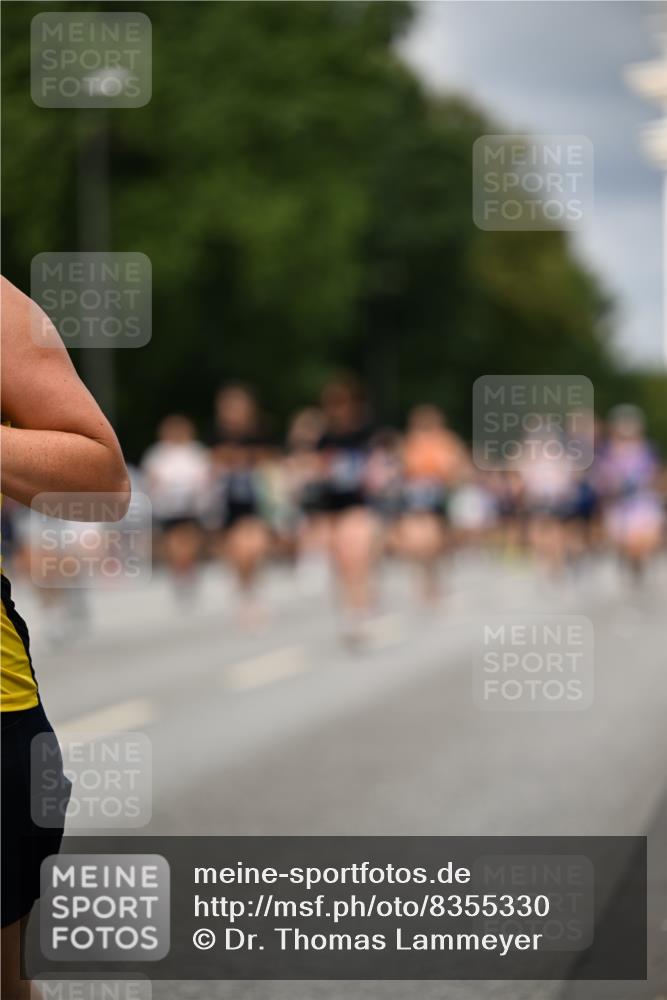 29.06.2025 - hella hamburg halbmarathon Dr. Thomas Lammeyer http://msf.ph/oto/8355330 29.06.2025 10:40:59 Kennedybrücke 1008, 1010, 1948, 2072, 2811, 3398, 3401, 3428, 3699, 3895, 4245, 5171, 5540, 5786, 5789, 5809, 6184, 6359, 6417, 7632, 7773, 8257, 8258, 8581, 8936, 8937, 9432, 9806, 9918, 10123, 10487, 10531, 10577, 10862, 10984 meine-sportfotos.de