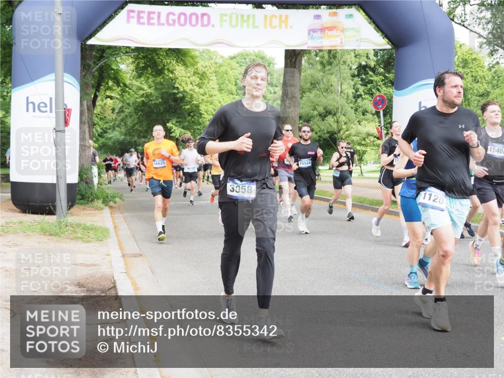 29.06.2025 - hella hamburg halbmarathon MichiJ http://msf.ph/oto/8355342 29.06.2025 10:41:50 Zwischen KM18-KM19 1120, 2119, 2432, 3041, 3058, 3256, 3898, 6581, 6587, 8618, 9012, 11976, 12213, 12961, 13869, 14026, 15408, 15868, 15896, 16871, 17087, 17259, 18190, 18450 meine-sportfotos.de