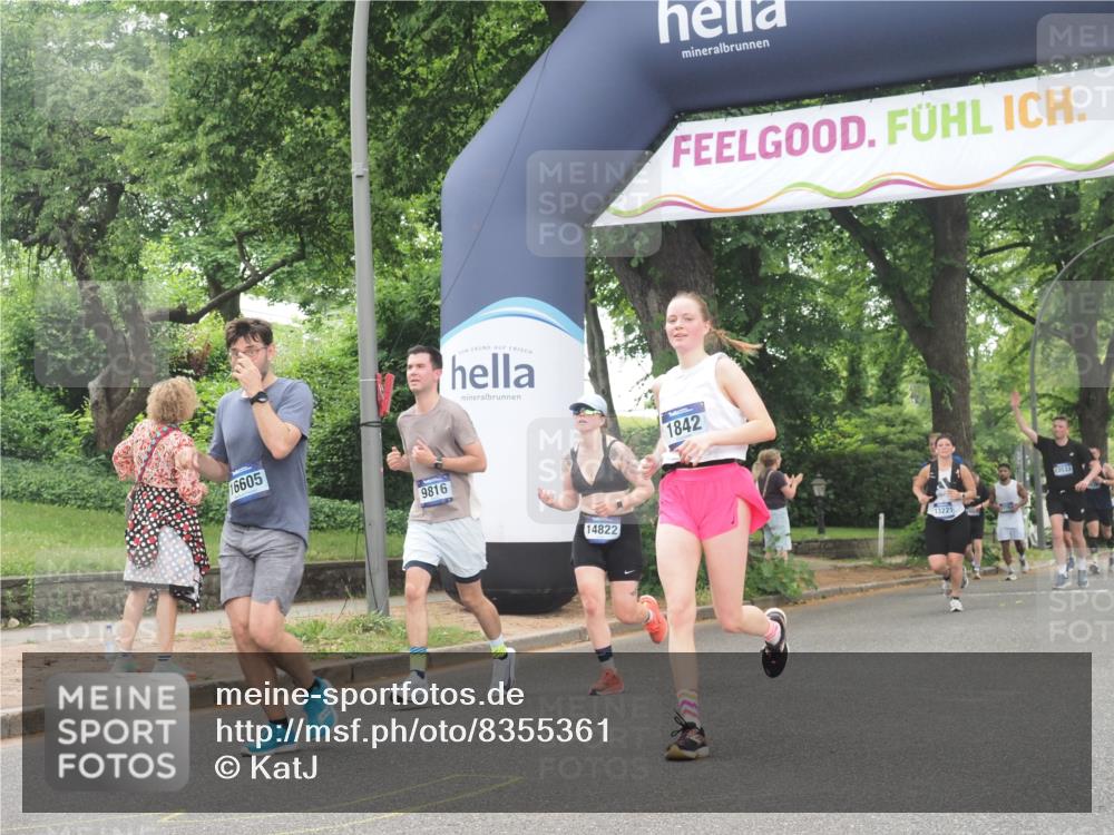 29.06.2025 - hella hamburg halbmarathon KatJ http://msf.ph/oto/8355361 29.06.2025 10:51:42 Zwischen KM18-KM19 1842, 3182, 3248, 6100, 6174 meine-sportfotos.de