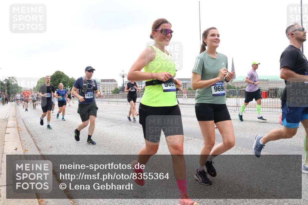 29.06.2025 - hella hamburg halbmarathon Lena Gebhardt http://msf.ph/oto/8355364 29.06.2025 10:48:04 Lombardsbrücke 856, 16356, 909, 9696, 1045, 1157, 1174, 1175, 1246, 1392, 1618, 1639, 1645, 1701, 1926, 2037, 2163, 2197, 2418, 2491, 2545, 2650, 2704, 2756, 2790, 2958, 3049, 3320, 3468, 3504, 3679, 3933, 4327, 4423, 4588, 4856, 5585, 5781, 5886, 5952, 6143, 7240, 7393, 7394, 7427, 7532, 7916, 7970, 8077, 8310, 8521, 8550, 8774, 9356, 9687, 9696, 9697, 9775, 9921, 10145, 10658, 10777, 10794, 10991, 11548, 11742, 11781, 11802, 11909, 12431 meine-sportfotos.de