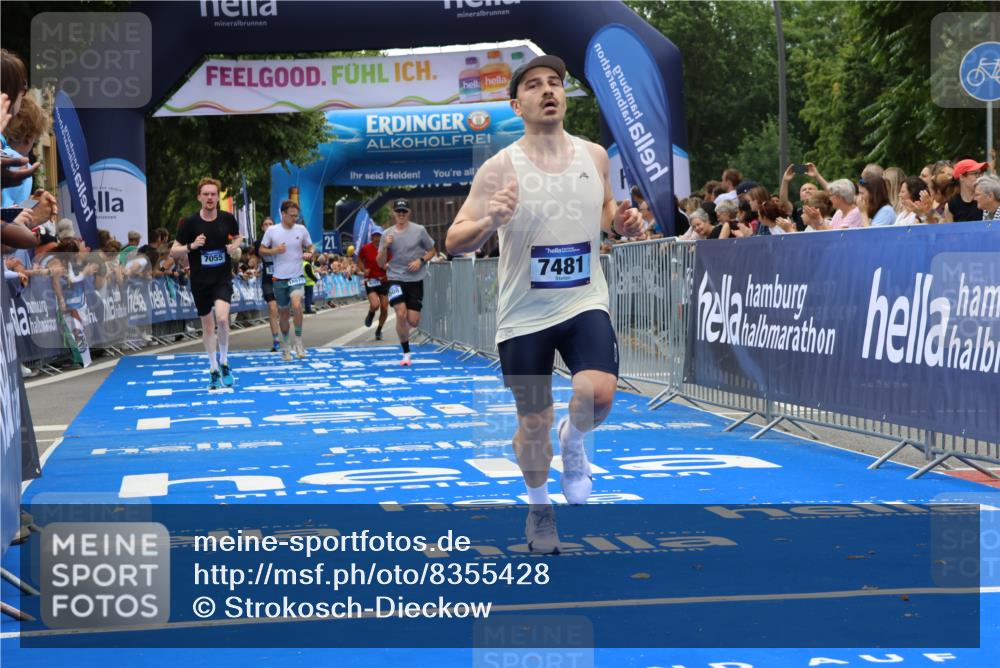 29.06.2025 - hella hamburg halbmarathon Strokosch-Dieckow http://msf.ph/oto/8355428 29.06.2025 10:30:42 Ziel 2851, 3379, 7055, 7481, 9381, 9508, 17322, 18235, 18871 meine-sportfotos.de
