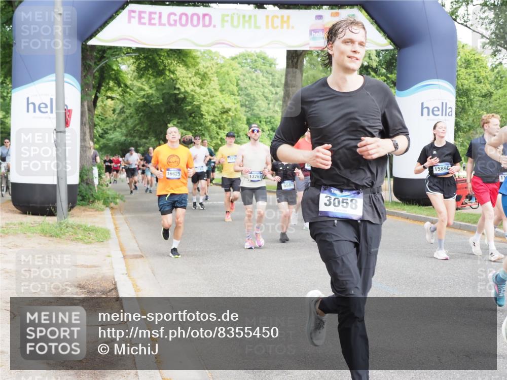 29.06.2025 - hella hamburg halbmarathon MichiJ http://msf.ph/oto/8355450 29.06.2025 10:41:50 Zwischen KM18-KM19 1120, 2119, 2432, 3041, 3058, 3256, 3898, 6581, 6587, 8618, 9012, 11976, 12213, 12961, 13869, 14026, 15408, 15868, 15896, 16871, 17087, 17259, 18190, 18450 meine-sportfotos.de