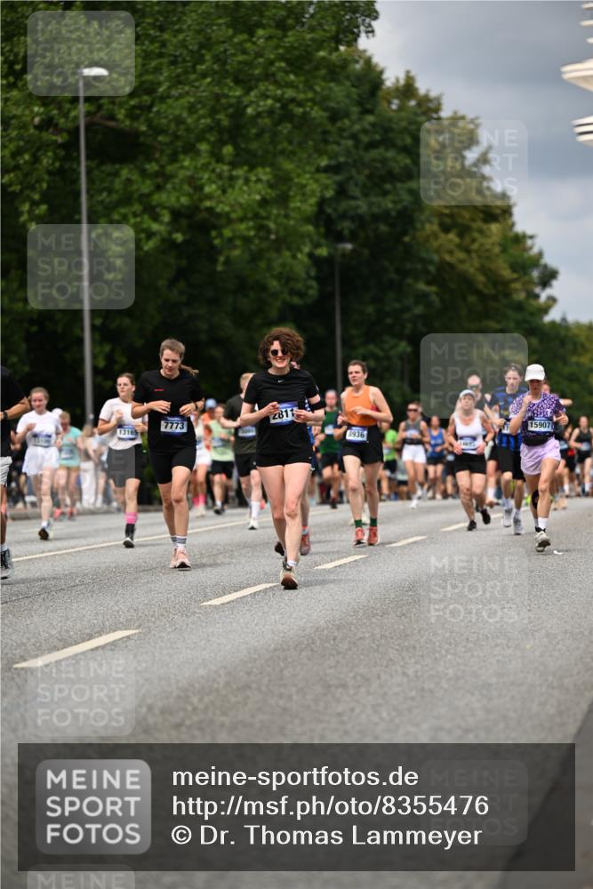 29.06.2025 - hella hamburg halbmarathon Dr. Thomas Lammeyer http://msf.ph/oto/8355476 29.06.2025 10:41:00 Kennedybrücke 1008, 1010, 1253, 1948, 2072, 2811, 3398, 3401, 3428, 3699, 3895, 4245, 5540, 5786, 5789, 5809, 6184, 6359, 6417, 7632, 7773, 8257, 8258, 8581, 8936, 8937, 9432, 9806, 9918, 10123, 10487, 10531, 10577, 10862, 10984 meine-sportfotos.de