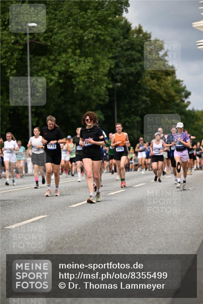 29.06.2025 - hella hamburg halbmarathon Dr. Thomas Lammeyer http://msf.ph/oto/8355499 29.06.2025 10:41:00 Kennedybrücke 1008, 1010, 1253, 1948, 2072, 2811, 3398, 3401, 3428, 3699, 3895, 4245, 5540, 5786, 5789, 5809, 6184, 6359, 6417, 7632, 7773, 8257, 8258, 8581, 8936, 8937, 9432, 9806, 9918, 10123, 10487, 10531, 10577, 10862, 10984 meine-sportfotos.de