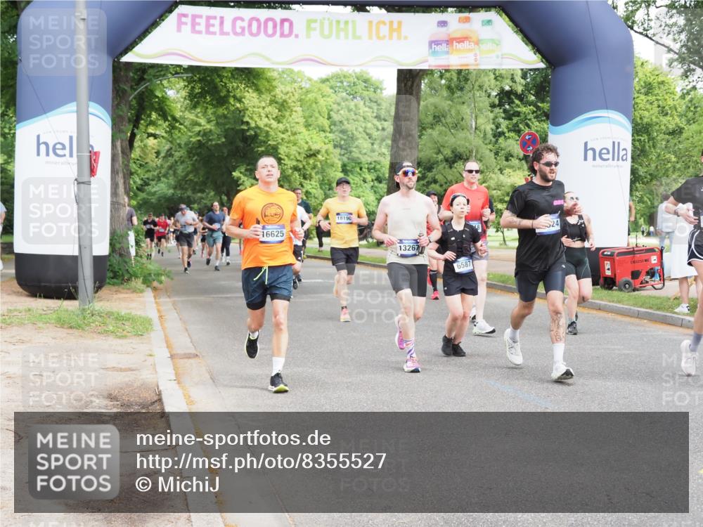 29.06.2025 - hella hamburg halbmarathon MichiJ http://msf.ph/oto/8355527 29.06.2025 10:41:51 Zwischen KM18-KM19 1120, 2432, 3041, 3058, 3256, 3898, 6581, 6587, 8618, 11976, 12213, 13267, 13869, 14026, 15408, 15896, 16625, 16871, 17259, 18190, 18450 meine-sportfotos.de