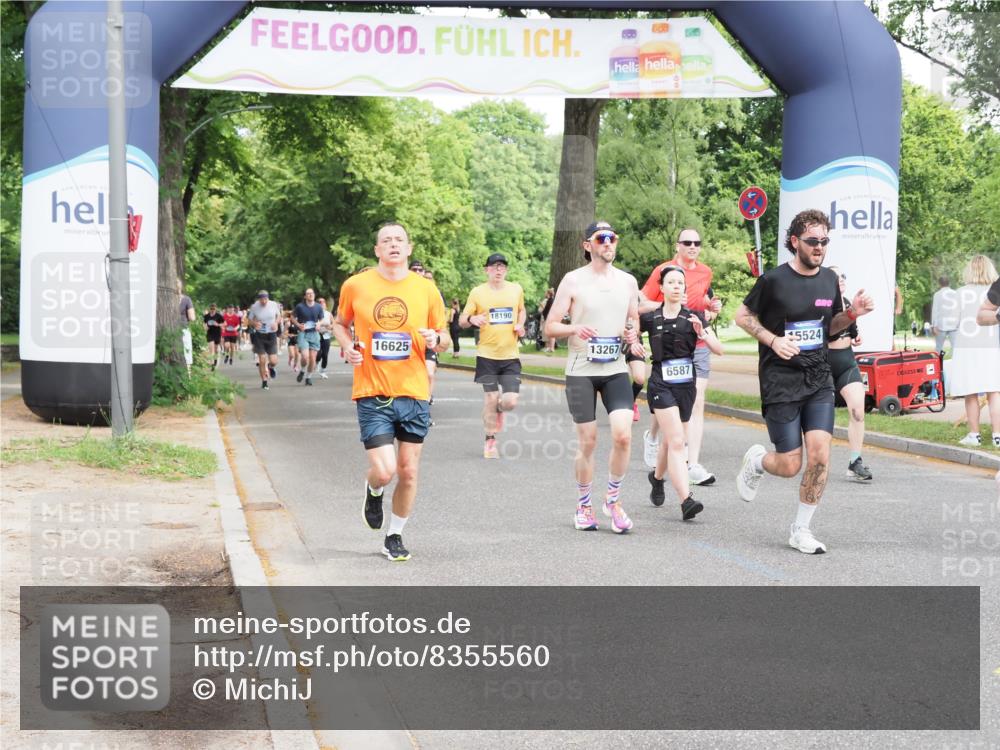 29.06.2025 - hella hamburg halbmarathon MichiJ http://msf.ph/oto/8355560 29.06.2025 10:41:51 Zwischen KM18-KM19 1120, 2432, 3041, 3058, 3256, 3898, 6581, 6587, 8618, 11976, 12213, 13267, 13869, 14026, 15408, 15896, 16625, 16871, 17259, 18190, 18450 meine-sportfotos.de