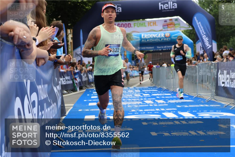 29.06.2025 - hella hamburg halbmarathon Strokosch-Dieckow http://msf.ph/oto/8355562 29.06.2025 10:30:39 Ziel 2460, 2851, 3845, 7055, 7231, 7481, 8318, 9508, 11413, 12049, 15253, 17322, 18235, 18871 meine-sportfotos.de