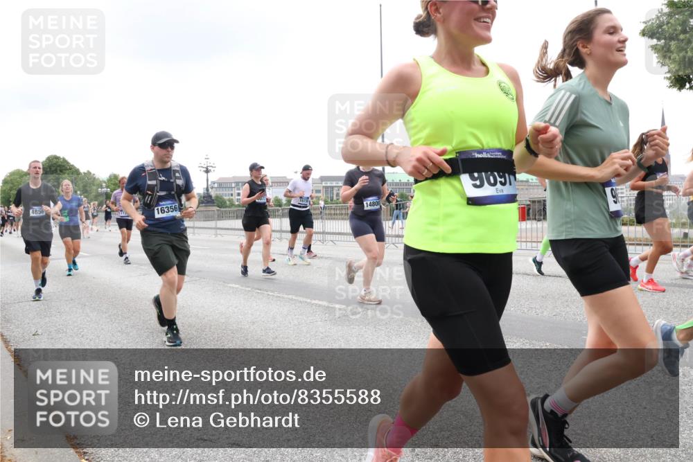 29.06.2025 - hella hamburg halbmarathon Lena Gebhardt http://msf.ph/oto/8355588 29.06.2025 10:48:04 Lombardsbrücke 4856, 507, 16356, 14800, 9091, 1045, 1157, 1174, 1175, 1246, 1392, 1618, 1639, 1645, 1701, 1926, 2037, 2163, 2197, 2418, 2491, 2545, 2650, 2704, 2756, 2790, 2958, 3049, 3320, 3468, 3504, 3679, 3933, 4327, 4423, 4588, 4856, 5585, 5781, 5886, 5952, 6143, 7240, 7393, 7394, 7427, 7532, 7916, 7970, 8077, 8310, 8521, 8550, 8774, 9356, 9687, 9696, 9697, 9775, 9921, 10145, 10658, 10777, 10794, 10991, 11548, 11742, 11781, 11802, 11909, 12431 meine-sportfotos.de