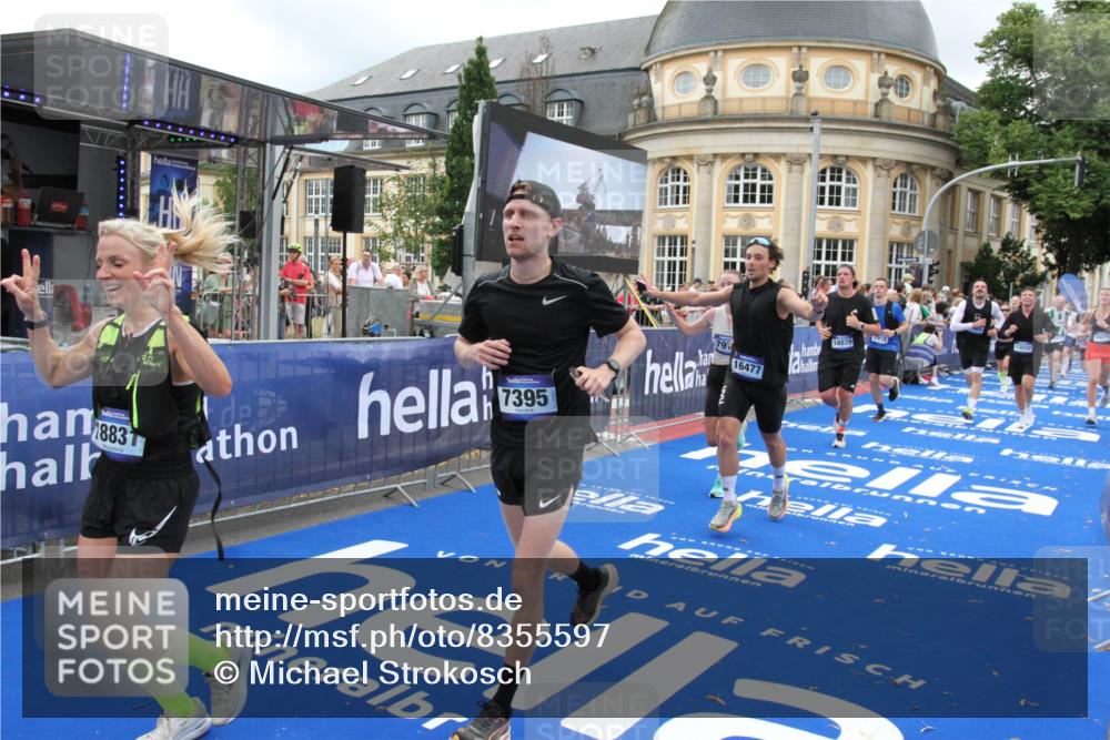 29.06.2025 - hella hamburg halbmarathon Michael Strokosch http://msf.ph/oto/8355597 29.06.2025 10:54:00 Ziel 1151, 1706, 1815, 1870, 2432, 3096, 6356, 6374, 6481, 7395, 7918, 7973, 8394, 11789, 12413, 13032, 13869, 14175, 16477, 16538, 18308, 18418, 18831, 18879, 18915, 19177 meine-sportfotos.de