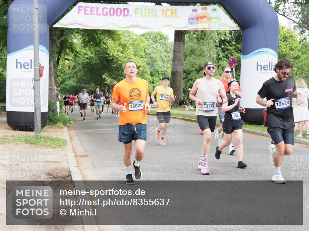 29.06.2025 - hella hamburg halbmarathon MichiJ http://msf.ph/oto/8355637 29.06.2025 10:41:52 Zwischen KM18-KM19 1120, 1143, 2432, 3058, 3256, 3898, 6581, 6587, 8618, 11976, 12213, 13267, 13869, 14834, 15408, 15896, 16625, 17259, 18190, 18450 meine-sportfotos.de