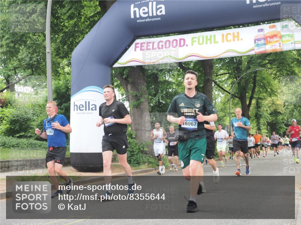 29.06.2025 - hella hamburg halbmarathon KatJ http://msf.ph/oto/8355644 29.06.2025 10:51:46 Zwischen KM18-KM19 1842, 6174, 6714 meine-sportfotos.de