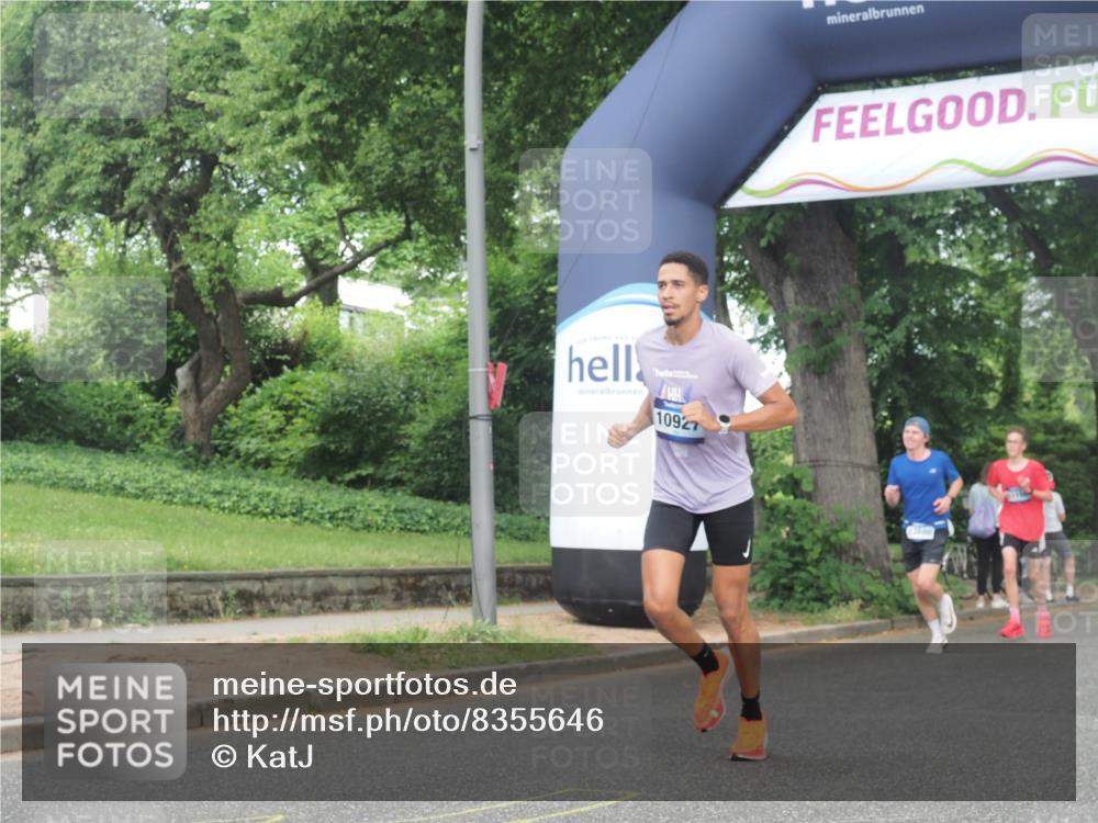 29.06.2025 - hella hamburg halbmarathon KatJ http://msf.ph/oto/8355646 29.06.2025 10:21:49 Zwischen KM18-KM19 1407, 2746, 3935, 4463, 8062 meine-sportfotos.de