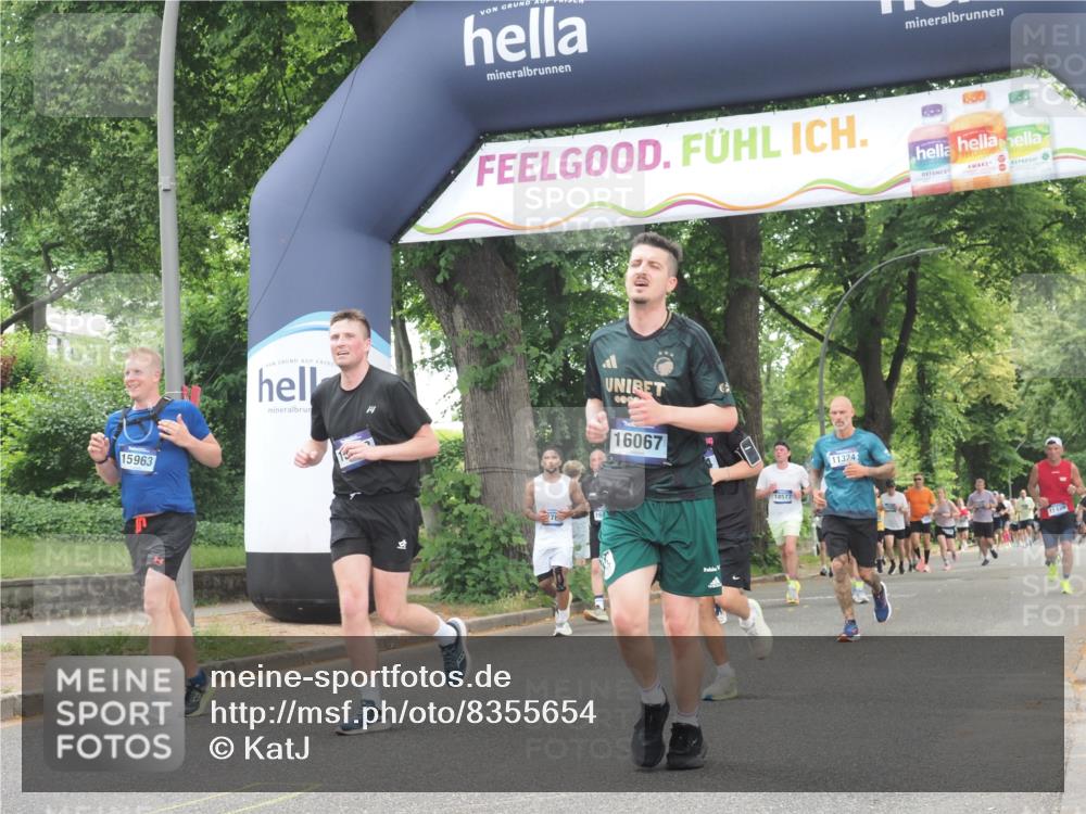 29.06.2025 - hella hamburg halbmarathon KatJ http://msf.ph/oto/8355654 29.06.2025 10:51:47 Zwischen KM18-KM19 1842, 6714 meine-sportfotos.de
