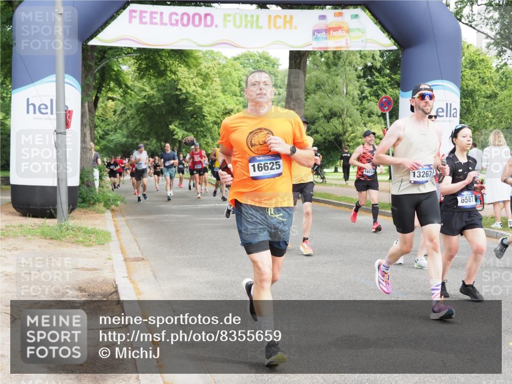 29.06.2025 - hella hamburg halbmarathon MichiJ http://msf.ph/oto/8355659 29.06.2025 10:41:52 Zwischen KM18-KM19 1120, 1143, 2432, 3058, 3256, 3898, 6581, 6587, 8618, 11976, 12213, 13267, 13869, 14834, 15408, 15896, 16625, 17259, 18190, 18450 meine-sportfotos.de