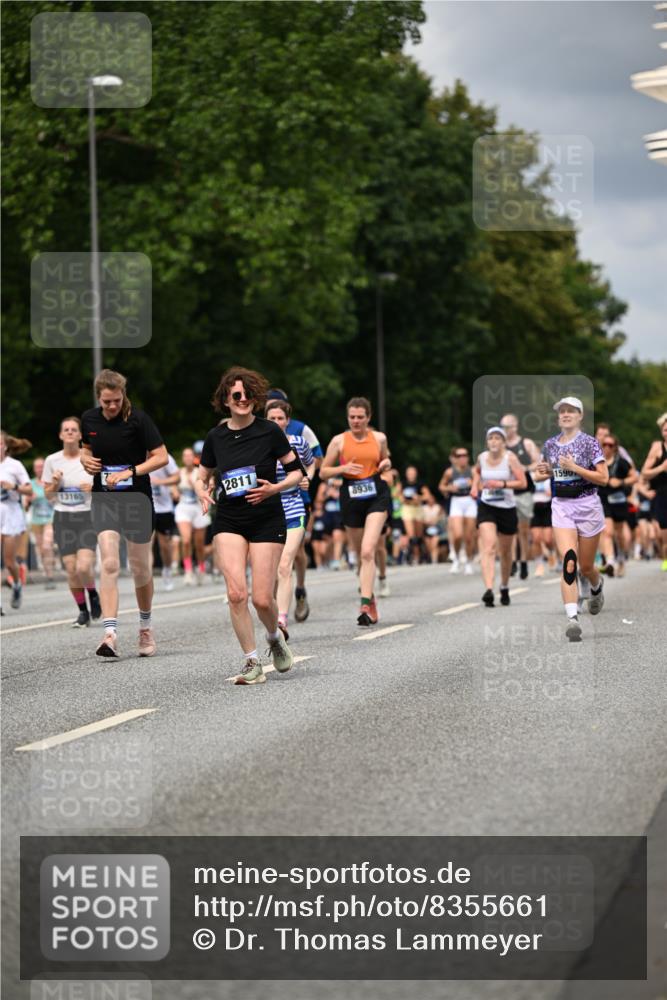 29.06.2025 - hella hamburg halbmarathon Dr. Thomas Lammeyer http://msf.ph/oto/8355661 29.06.2025 10:41:01 Kennedybrücke 1008, 1010, 1253, 1948, 2072, 2811, 3398, 3401, 3428, 3699, 3895, 4245, 5540, 5786, 5789, 5809, 6184, 6359, 6417, 7632, 7773, 8257, 8258, 8581, 8936, 8937, 9432, 9806, 9918, 10123, 10487, 10531, 10577, 10862, 10984 meine-sportfotos.de