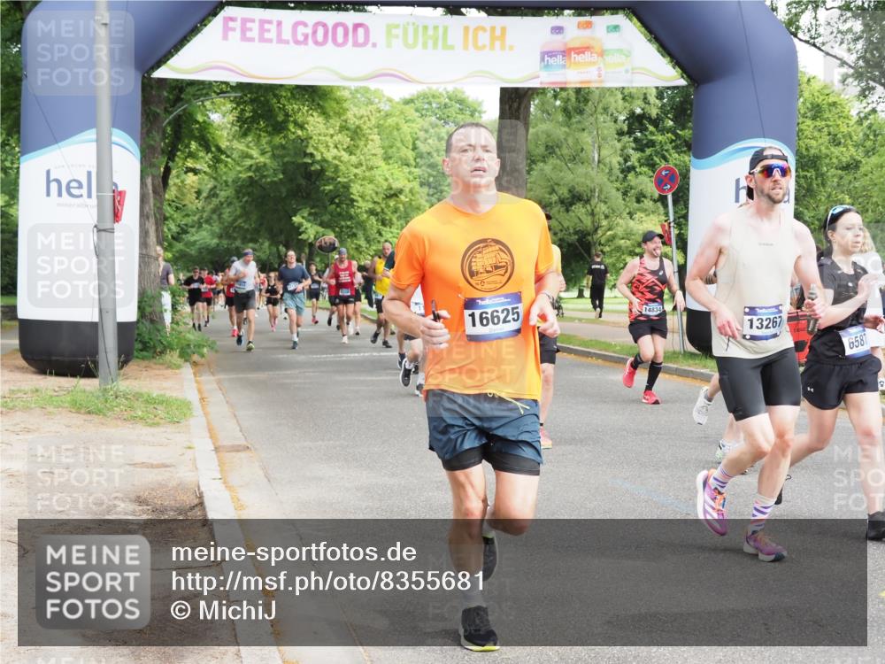 29.06.2025 - hella hamburg halbmarathon MichiJ http://msf.ph/oto/8355681 29.06.2025 10:41:52 Zwischen KM18-KM19 1120, 1143, 2432, 3058, 3256, 3898, 6581, 6587, 8618, 11976, 12213, 13267, 13869, 14834, 15408, 15896, 16625, 17259, 18190, 18450 meine-sportfotos.de