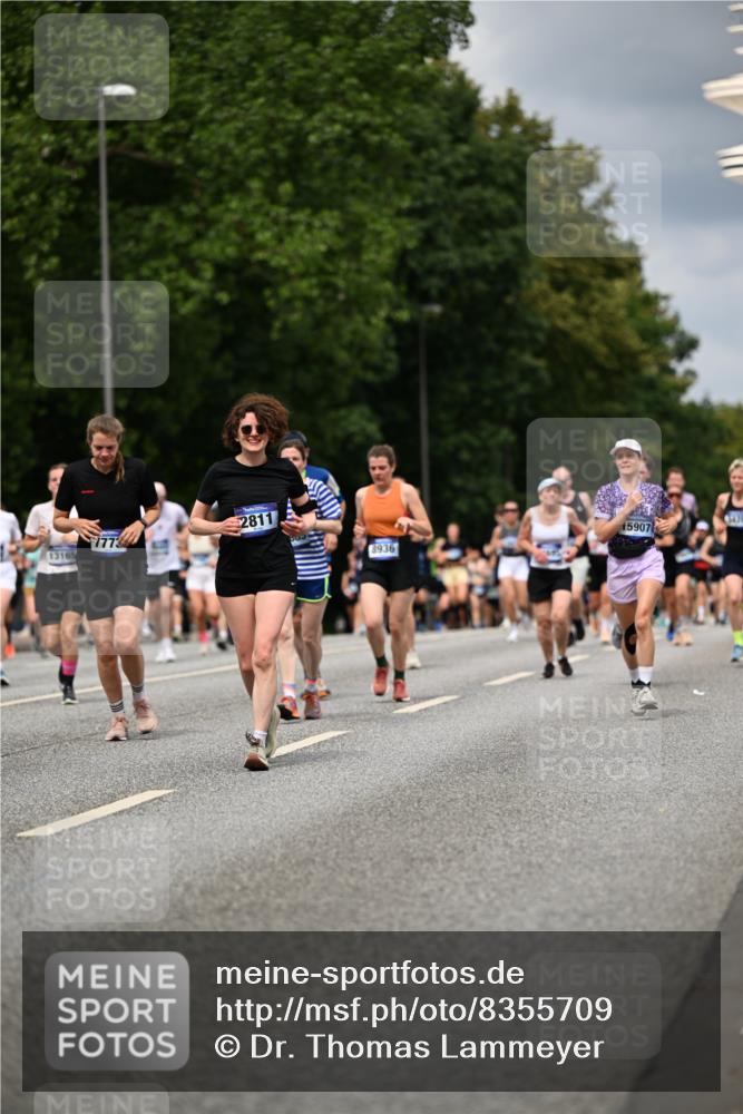29.06.2025 - hella hamburg halbmarathon Dr. Thomas Lammeyer http://msf.ph/oto/8355709 29.06.2025 10:41:01 Kennedybrücke 1008, 1010, 1253, 1948, 2072, 2811, 3398, 3401, 3428, 3699, 3895, 4245, 5540, 5786, 5789, 5809, 6184, 6359, 6417, 7632, 7773, 8257, 8258, 8581, 8936, 8937, 9432, 9806, 9918, 10123, 10487, 10531, 10577, 10862, 10984 meine-sportfotos.de