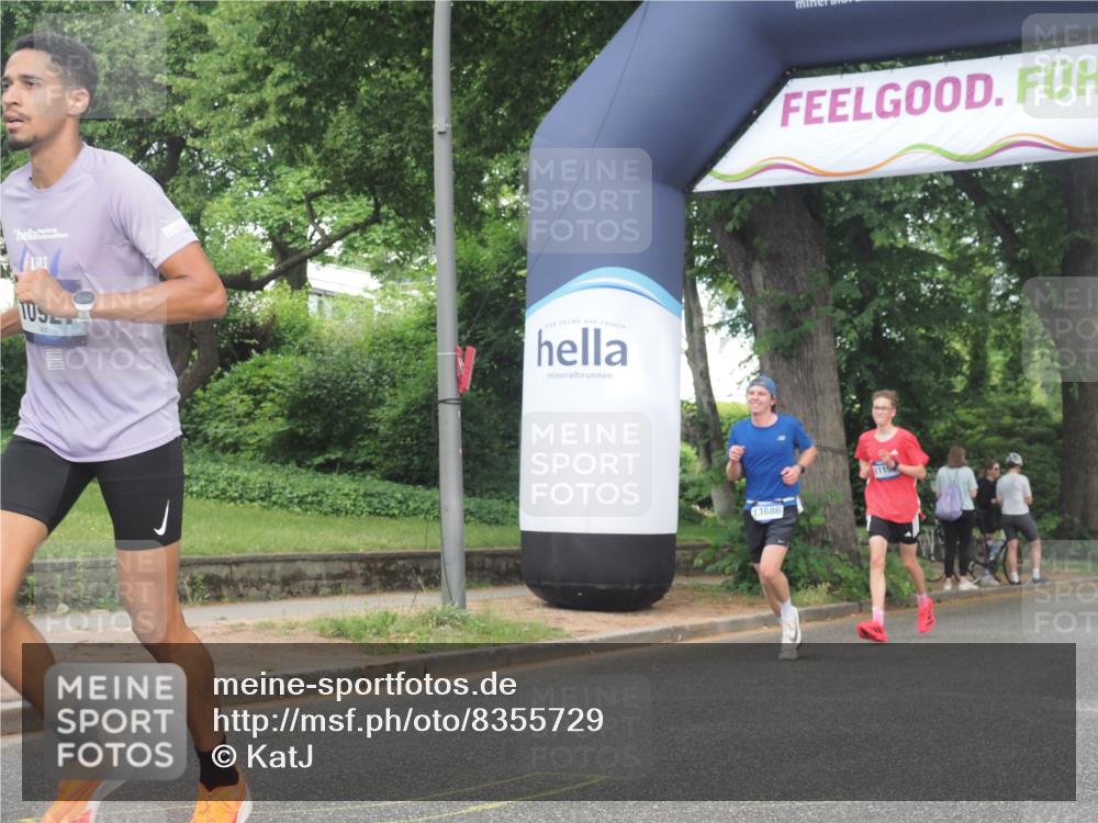 29.06.2025 - hella hamburg halbmarathon KatJ http://msf.ph/oto/8355729 29.06.2025 10:21:50 Zwischen KM18-KM19 1407, 2746, 3935, 4463, 4679, 8062 meine-sportfotos.de