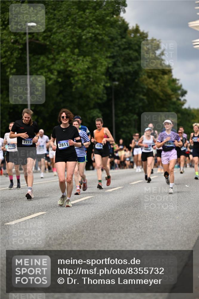 29.06.2025 - hella hamburg halbmarathon Dr. Thomas Lammeyer http://msf.ph/oto/8355732 29.06.2025 10:41:02 Kennedybrücke 1008, 1010, 1253, 1948, 2072, 2811, 3398, 3401, 3428, 3699, 3895, 4245, 5540, 5786, 5789, 5809, 6184, 6359, 6417, 7632, 7773, 8257, 8258, 8581, 8936, 8937, 9432, 9806, 9918, 10123, 10487, 10531, 10577, 10862, 10984 meine-sportfotos.de