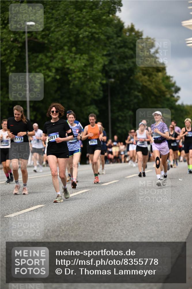 29.06.2025 - hella hamburg halbmarathon Dr. Thomas Lammeyer http://msf.ph/oto/8355778 29.06.2025 10:41:02 Kennedybrücke 1008, 1010, 1253, 1948, 2072, 2811, 3398, 3401, 3428, 3699, 3895, 4245, 5540, 5786, 5789, 5809, 6184, 6359, 6417, 7632, 7773, 8257, 8258, 8581, 8936, 8937, 9432, 9806, 9918, 10123, 10487, 10531, 10577, 10862, 10984 meine-sportfotos.de