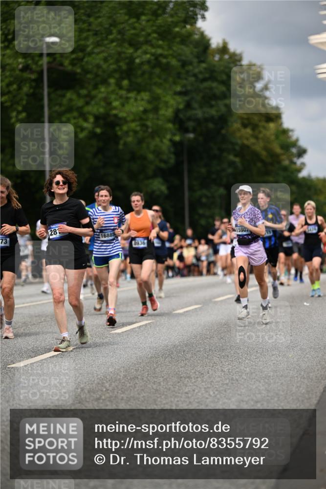 29.06.2025 - hella hamburg halbmarathon Dr. Thomas Lammeyer http://msf.ph/oto/8355792 29.06.2025 10:41:03 Kennedybrücke 1008, 1010, 1253, 1488, 1948, 2072, 2811, 3398, 3401, 3428, 3699, 3895, 4245, 5560, 5786, 5789, 5809, 6184, 6359, 7632, 7773, 8257, 8258, 8581, 8936, 8937, 9432, 9806, 9918, 10123, 10487, 10531, 10577, 10862, 10984 meine-sportfotos.de
