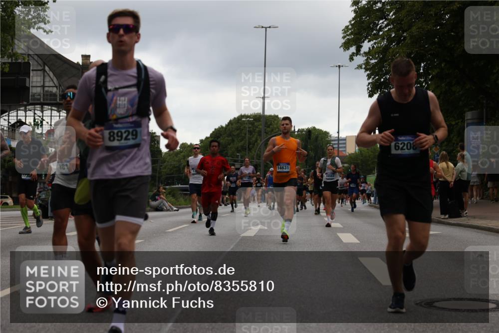 29.06.2025 - hella hamburg halbmarathon Yannick Fuchs http://msf.ph/oto/8355810 29.06.2025 10:53:02 20KM 1285, 1642, 1946, 1951, 2006, 2027, 2348, 2584, 2677, 2855, 2957, 2978, 3181, 3983, 4088, 4592, 5084, 5347, 5633, 6202, 6208, 6636, 6997, 7031, 7223, 7476, 8290, 8929, 9655, 10036, 10759, 10915, 10943, 12633, 13407, 13583, 14375, 14631, 14914, 15232, 15240, 15263, 15284, 15824, 16160, 16341, 16563, 16910, 17017, 17346, 17630, 17810, 17852, 18112, 18153, 18232, 18266, 18327, 18730, 18954 meine-sportfotos.de