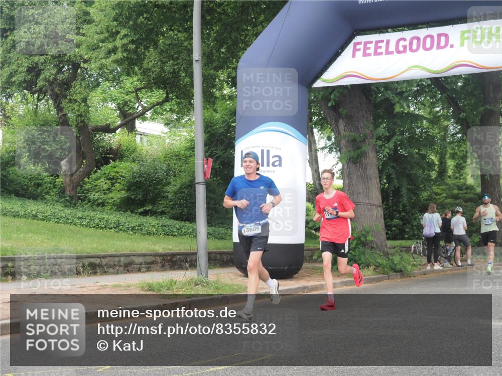 29.06.2025 - hella hamburg halbmarathon KatJ http://msf.ph/oto/8355832 29.06.2025 10:21:51 Zwischen KM18-KM19 1407, 2746, 4463, 4679, 8062 meine-sportfotos.de