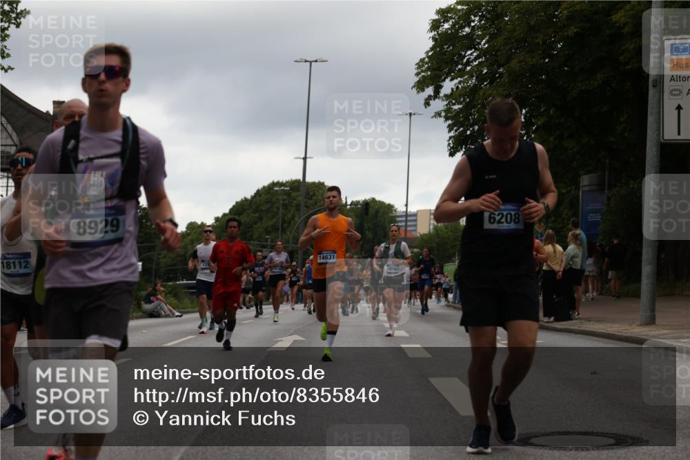 29.06.2025 - hella hamburg halbmarathon Yannick Fuchs http://msf.ph/oto/8355846 29.06.2025 10:53:02 20KM 1285, 1642, 1946, 1951, 2006, 2027, 2348, 2584, 2677, 2855, 2957, 2978, 3181, 3983, 4088, 4592, 5084, 5347, 5633, 6202, 6208, 6636, 6997, 7031, 7223, 7476, 8290, 8929, 9655, 10036, 10759, 10915, 10943, 12633, 13407, 13583, 14375, 14631, 14914, 15232, 15240, 15263, 15284, 15824, 16160, 16341, 16563, 16910, 17017, 17346, 17630, 17810, 17852, 18112, 18153, 18232, 18266, 18327, 18730, 18954 meine-sportfotos.de
