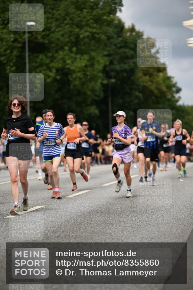 29.06.2025 - hella hamburg halbmarathon Dr. Thomas Lammeyer http://msf.ph/oto/8355860 29.06.2025 10:41:03 Kennedybrücke 1008, 1010, 1253, 1488, 1948, 2072, 2811, 3398, 3401, 3428, 3699, 3895, 4245, 5560, 5786, 5789, 5809, 6184, 6359, 7632, 7773, 8257, 8258, 8581, 8936, 8937, 9432, 9806, 9918, 10123, 10487, 10531, 10577, 10862, 10984 meine-sportfotos.de