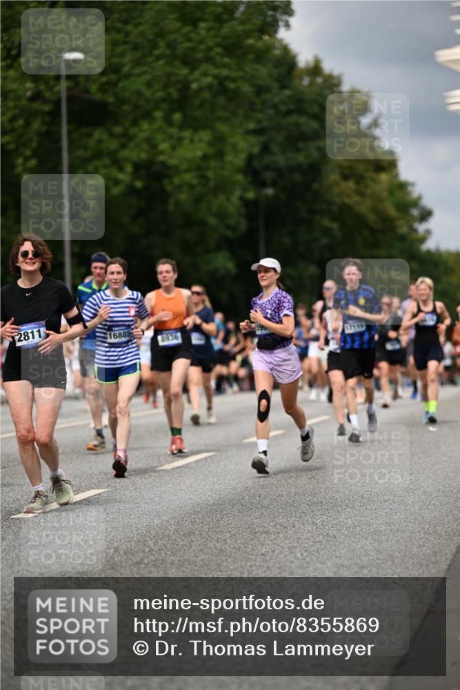 29.06.2025 - hella hamburg halbmarathon Dr. Thomas Lammeyer http://msf.ph/oto/8355869 29.06.2025 10:41:03 Kennedybrücke 1008, 1010, 1253, 1488, 1948, 2072, 2811, 3398, 3401, 3428, 3699, 3895, 4245, 5560, 5786, 5789, 5809, 6184, 6359, 7632, 7773, 8257, 8258, 8581, 8936, 8937, 9432, 9806, 9918, 10123, 10487, 10531, 10577, 10862, 10984 meine-sportfotos.de
