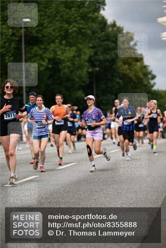 29.06.2025 - hella hamburg halbmarathon Dr. Thomas Lammeyer http://msf.ph/oto/8355888 29.06.2025 10:41:03 Kennedybrücke 1008, 1010, 1253, 1488, 1948, 2072, 2811, 3398, 3401, 3428, 3699, 3895, 4245, 5560, 5786, 5789, 5809, 6184, 6359, 7632, 7773, 8257, 8258, 8581, 8936, 8937, 9432, 9806, 9918, 10123, 10487, 10531, 10577, 10862, 10984 meine-sportfotos.de