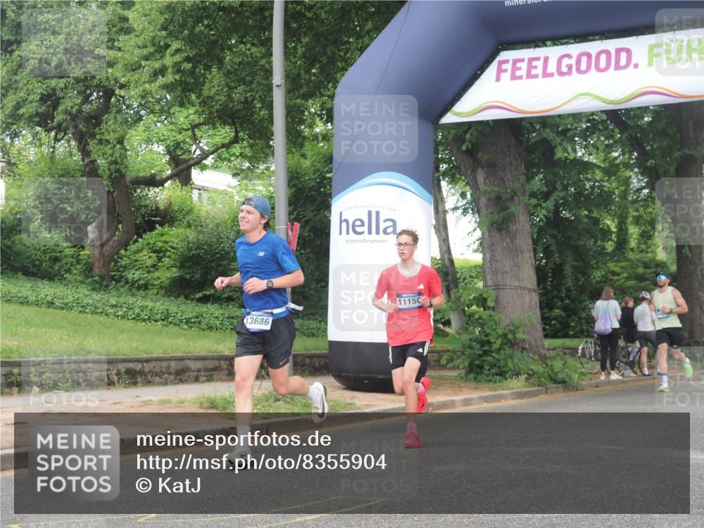 29.06.2025 - hella hamburg halbmarathon KatJ http://msf.ph/oto/8355904 29.06.2025 10:21:51 Zwischen KM18-KM19 1407, 2746, 4463, 4679, 8062 meine-sportfotos.de