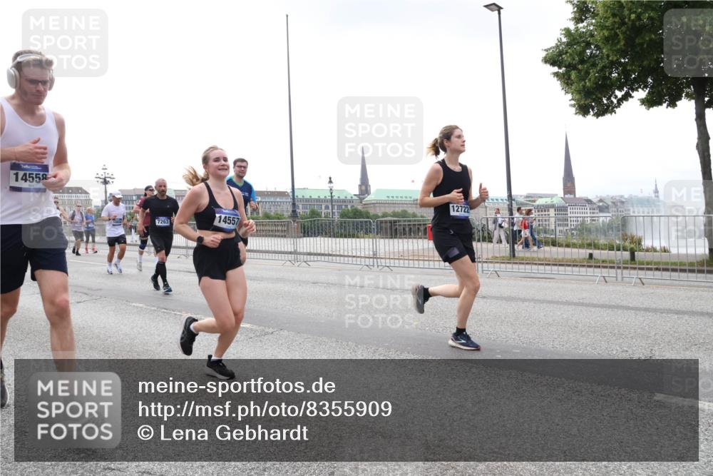 29.06.2025 - hella hamburg halbmarathon Lena Gebhardt http://msf.ph/oto/8355909 29.06.2025 10:38:59 Lombardsbrücke 14558, 7263, 14557, 12722, 56, 1232, 1390, 1451, 1721, 1760, 2524, 2534, 2571, 2574, 2576, 2660, 2693, 2893, 2998, 3216, 3307, 3323, 3726, 3745, 3927, 4028, 4257, 4259, 4260, 4316, 4320, 4410, 4523, 4659, 4964, 5617, 5684, 5913, 6062, 6112, 6611, 6695, 6696, 6875, 7148, 7263, 7341, 7371, 7506, 7561, 7589, 7815, 7849, 8243, 8367, 8457, 8783, 9420, 9446, 9708, 9974, 9977, 10001, 10072, 10315, 10516, 10554, 13060 meine-sportfotos.de
