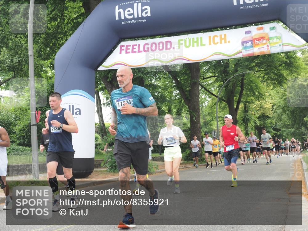 29.06.2025 - hella hamburg halbmarathon KatJ http://msf.ph/oto/8355921 29.06.2025 10:51:49 Zwischen KM18-KM19 2936, 6714 meine-sportfotos.de