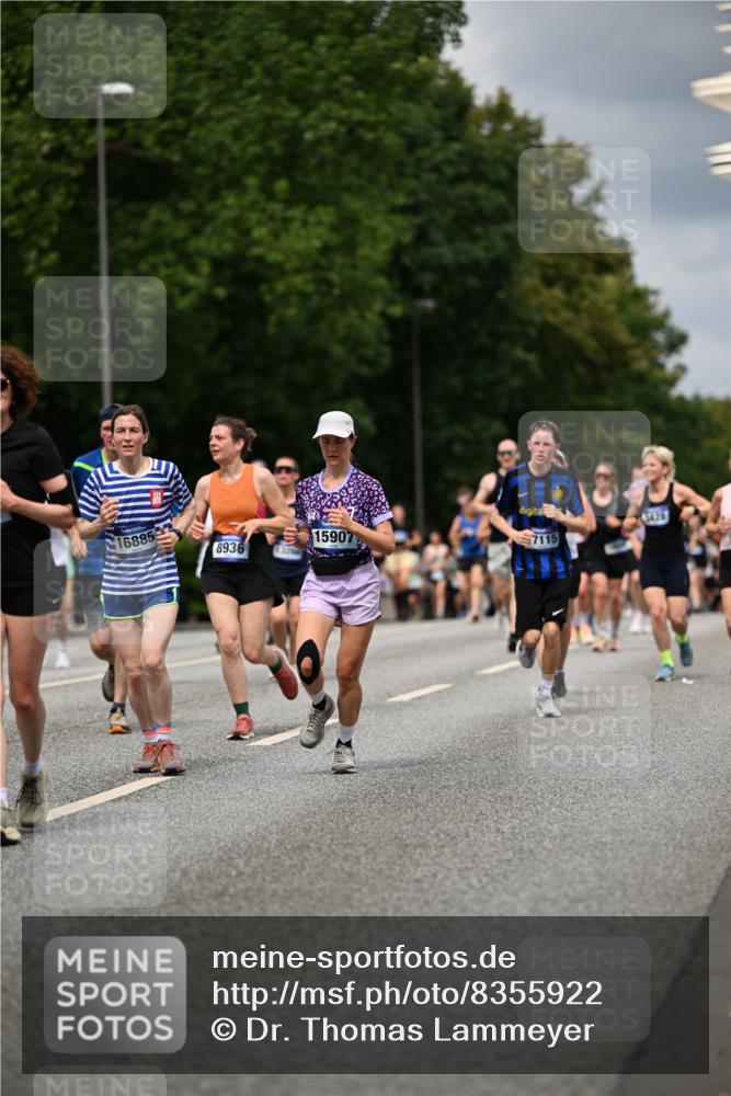 29.06.2025 - hella hamburg halbmarathon Dr. Thomas Lammeyer http://msf.ph/oto/8355922 29.06.2025 10:41:04 Kennedybrücke 1008, 1010, 1253, 1488, 1948, 1952, 2072, 2811, 3398, 3401, 3428, 3699, 3895, 4245, 5560, 5786, 5789, 5809, 6184, 6359, 7632, 7773, 8257, 8258, 8581, 8936, 8937, 9432, 9806, 9918, 10123, 10487, 10577, 10862, 10984 meine-sportfotos.de