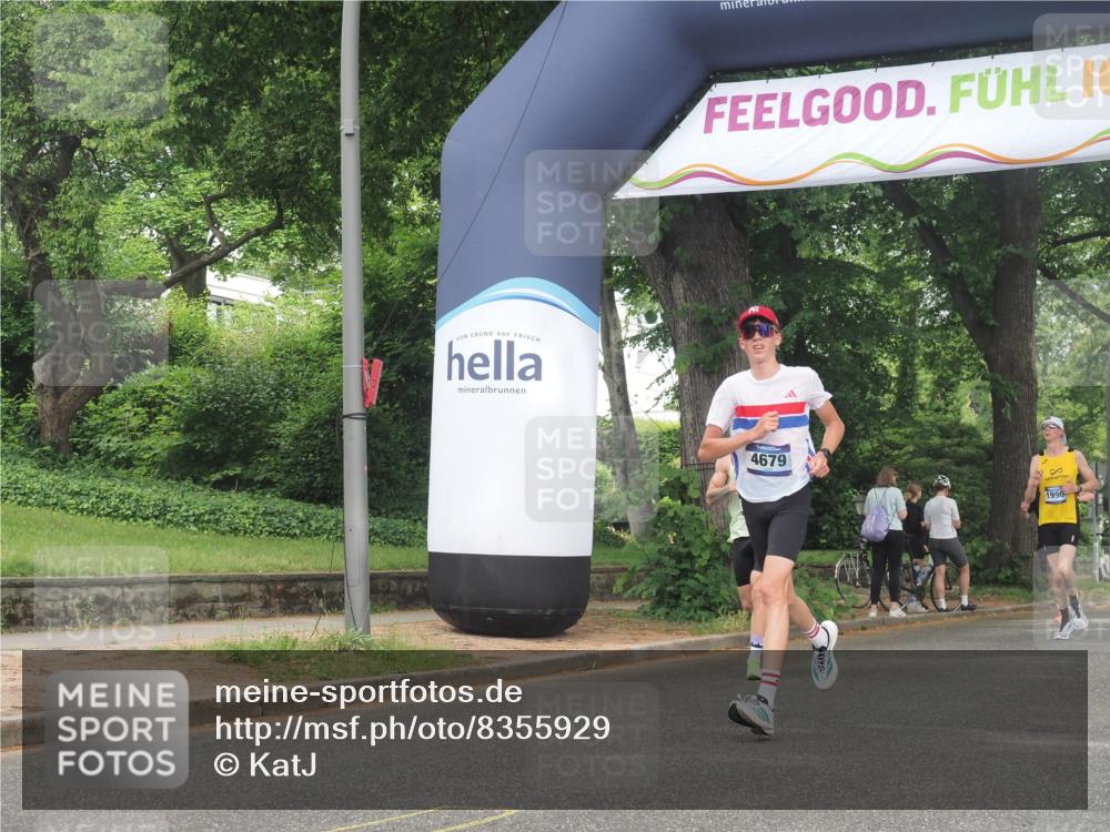 29.06.2025 - hella hamburg halbmarathon KatJ http://msf.ph/oto/8355929 29.06.2025 10:21:53 Zwischen KM18-KM19 1407, 4463, 4679 meine-sportfotos.de