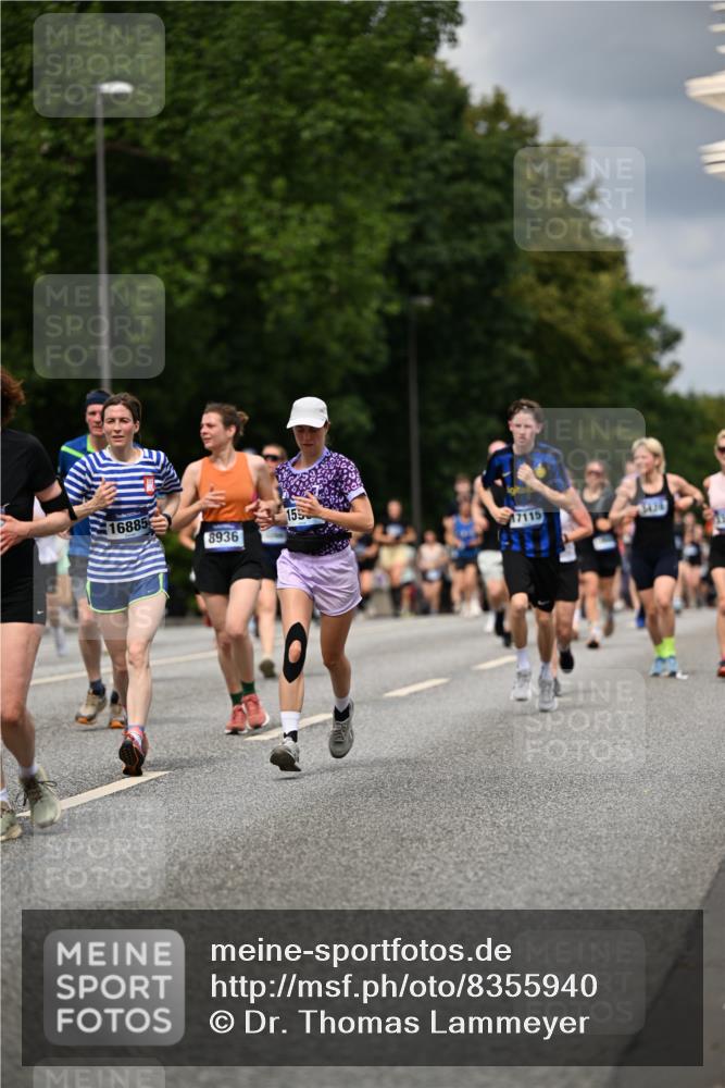29.06.2025 - hella hamburg halbmarathon Dr. Thomas Lammeyer http://msf.ph/oto/8355940 29.06.2025 10:41:04 Kennedybrücke 1008, 1010, 1253, 1488, 1948, 1952, 2072, 2811, 3398, 3401, 3428, 3699, 3895, 4245, 5560, 5786, 5789, 5809, 6184, 6359, 7632, 7773, 8257, 8258, 8581, 8936, 8937, 9432, 9806, 9918, 10123, 10487, 10577, 10862, 10984 meine-sportfotos.de