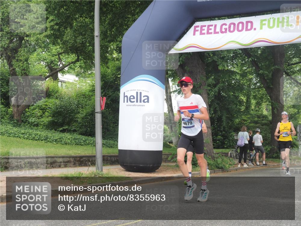 29.06.2025 - hella hamburg halbmarathon KatJ http://msf.ph/oto/8355963 29.06.2025 10:21:53 Zwischen KM18-KM19 1407, 4463, 4679 meine-sportfotos.de
