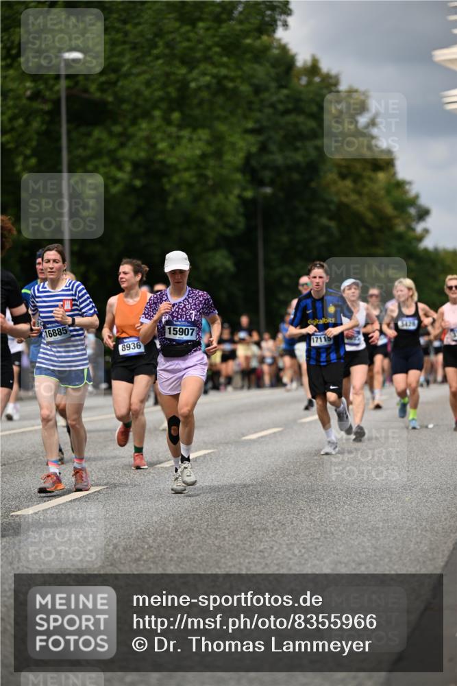 29.06.2025 - hella hamburg halbmarathon Dr. Thomas Lammeyer http://msf.ph/oto/8355966 29.06.2025 10:41:04 Kennedybrücke 1008, 1010, 1253, 1488, 1948, 1952, 2072, 2811, 3398, 3401, 3428, 3699, 3895, 4245, 5560, 5786, 5789, 5809, 6184, 6359, 7632, 7773, 8257, 8258, 8581, 8936, 8937, 9432, 9806, 9918, 10123, 10487, 10577, 10862, 10984 meine-sportfotos.de